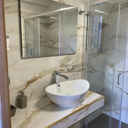 לינה וארוחת בוקר Fata34 Luxury